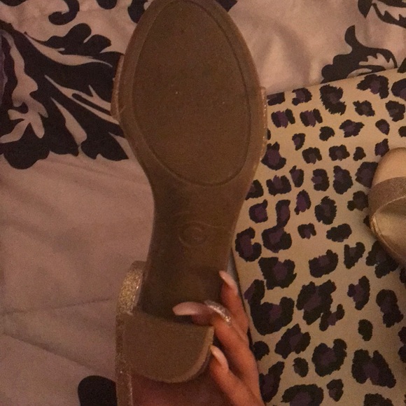 Champagne sparkling Guess Heels - Picture 3 of 3